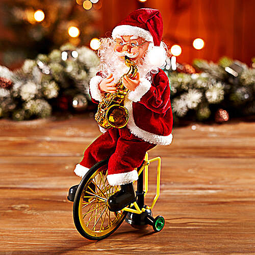 Santa lape do pedl na melodii "Santa Claus pichz do msta" a vichni asnou.