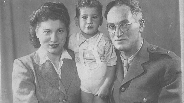 Haifa 9.5.1943 - rodie s malm Jehoshuou ped odjezdem Hanue do Anglie
