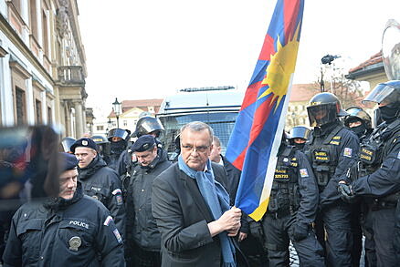 Policejn zvle. Disident Miro Kalo Lma tsn ped zatenm