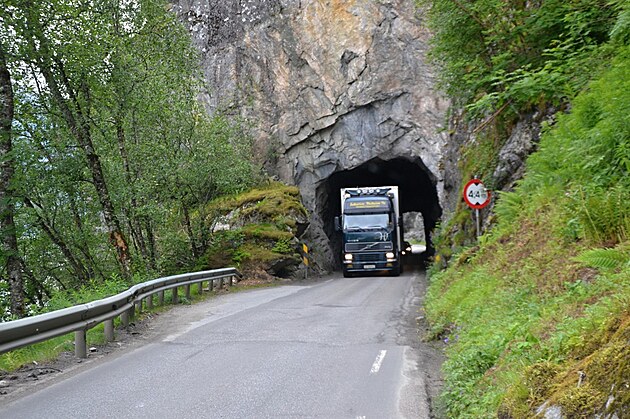 Jeden z tunel