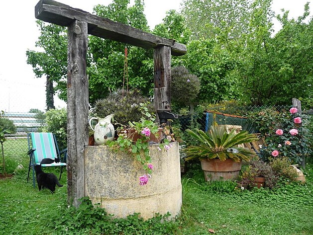 Bezana - zahrada u koek