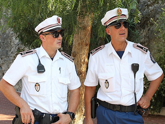 Policist v Monaku se v lt neobejdou bez slunench brl