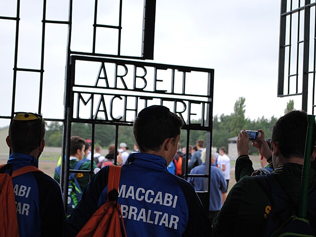 Junioi na Maccabi Games navtvili bval koncentrk Sachsenhausen u Berlna, kde otec Miriam otroil pro leteckou firmu Heinkel jako soustrunk