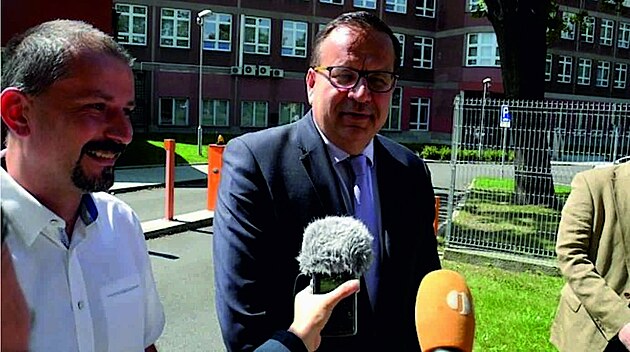 Kdo ne��k� pravdu?