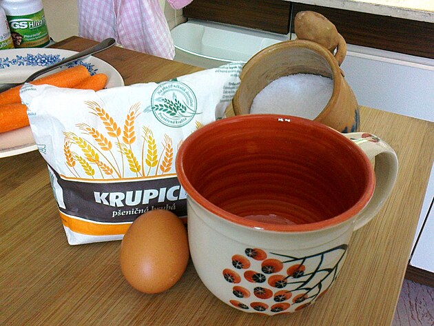 Na ty je pot�eba jen p�eni�n� krupice, s�l a vejce.