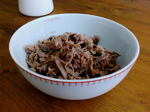 Nutno dodat, �e maso je skute�n� delik�tn�.