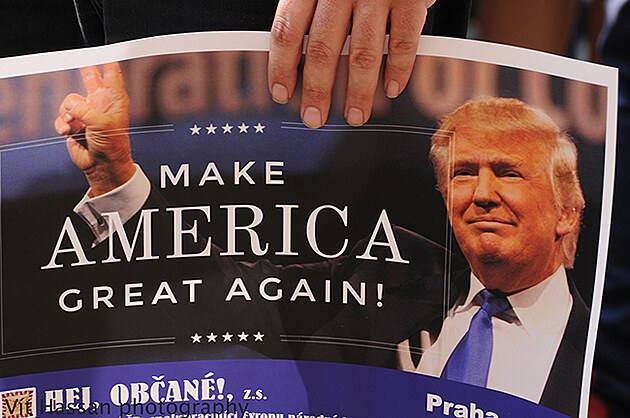 Transparent na podporu Trumpa.