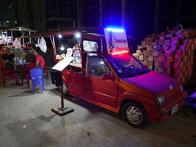 Daewoo Tico se dá použít i jako restaurace