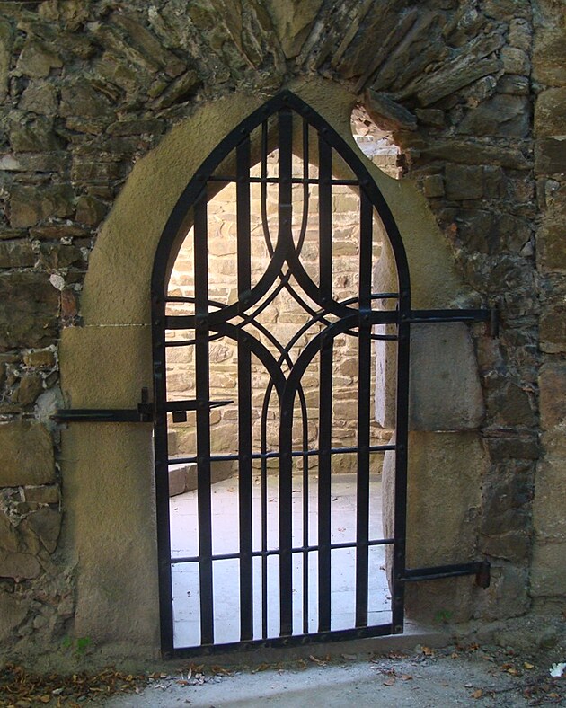 I tato branka je d�lem um�leck�ho kov��e. Jak by tomu mohlo b�t jinak?