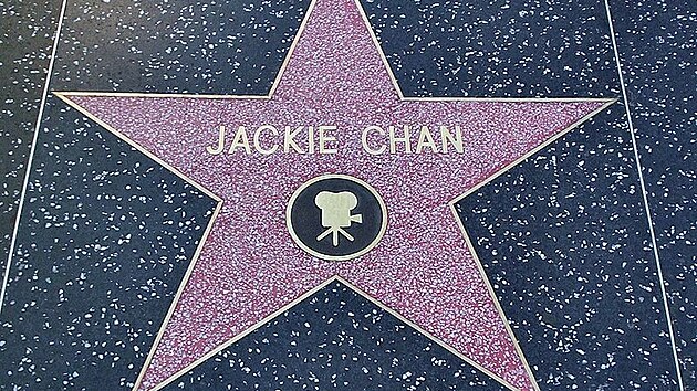 Hvzda Jackieho Chana na Hollywoodskm chodnku slvy v Los Angeles
