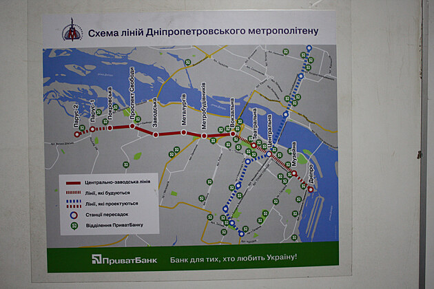 Abychom nebloudili, �est stanic a ostatn� ve v�stavb� (zastaven�...)