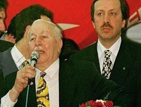 Erdogan za svm duchovnm otcem N.Erbakana