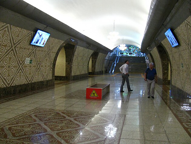 Metro v Almaty