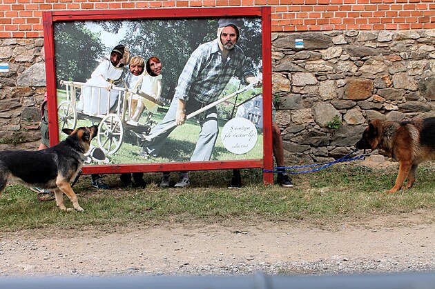 V Ratm��ic�ch se m��ete na interaktivn� stezce i pobavit. U�inili jsme tak i my...