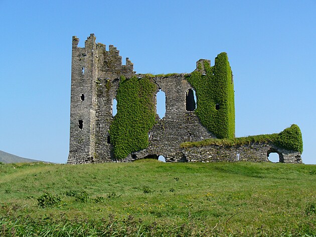 Ballycarbery Castle