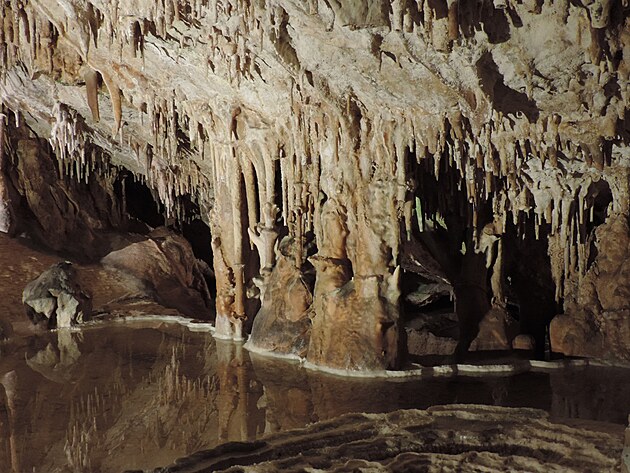Pekvapen v Sant Miquel - krpnkov jeskyn