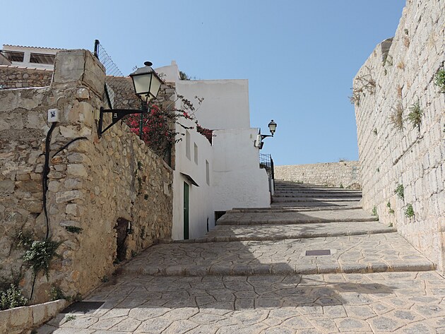 Klid v ulikch hlavnho msta Eivissa