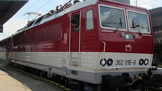 A ještě jedna - tentokrát v dresu ŽSR. Snímek je ze Žiliny (trasa: Bratlislava - Žilina -Košice)