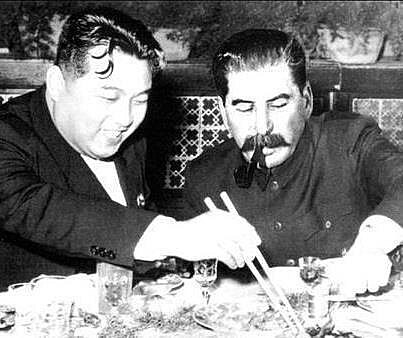 Vdce SSSR J. V. Stalin s prezidentem lidovdemokratick Koreje, zakladatelem KLDR a budoucm vnm prezidentem Kim Ir-senem