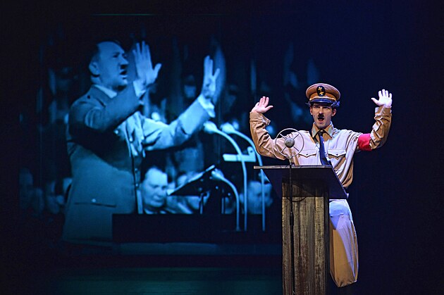 Rymeš jako Chaplin jako Hitler