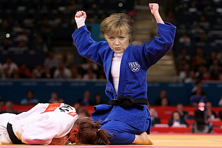 Angela trnuje judo