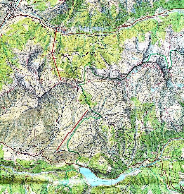 Alpe Lusia - vyznaeny lanovky s letnm provozem, p trasy a cyklostezky (iteln po rozkliknut)