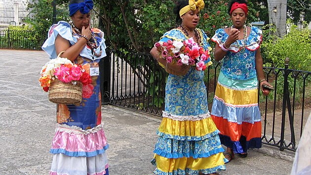Tak v tomhle už tu ženy nechodí, tyto kulturní pracovnice tu jsou pro turisty...