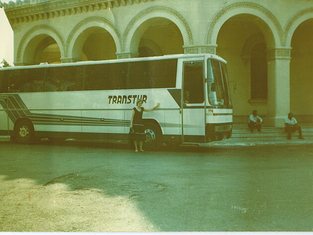 "n" autobus ped hotelem Nacional