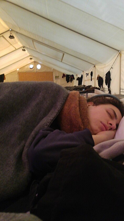 N�co k bezpe�nosti: To je na�e Julia Krskova. Ano, norm�ln� mezi nimi sp�me, dokonce i holky samy v ''p�nsk�ch'' stanech. �ance, �e se v�m n�co stane je cca stejn� jako v �R...