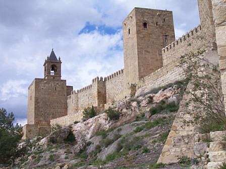 Alcazaba v Antequera. Hradby arabskho opevnn.