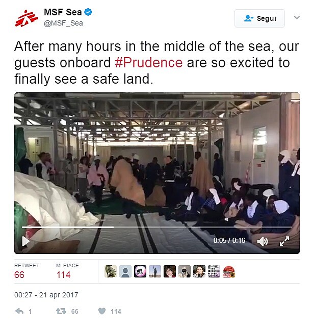 Migranti tan na palub lodi Vos Prudence.