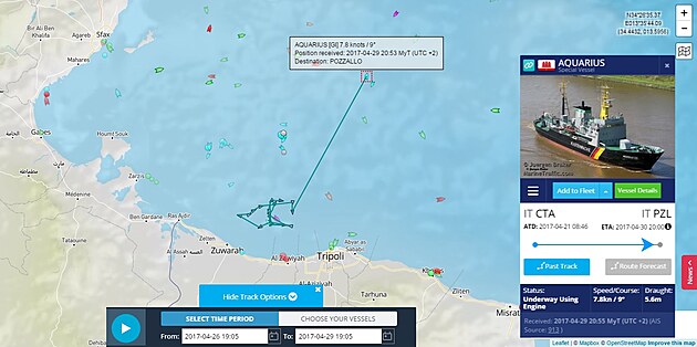 Od 5:42 rno do 20:55 veer mla Aquarius vypnut signalizan zazen. Veyou migranty na Siclii do Pozzallo. Doraz v nedli k veeru.