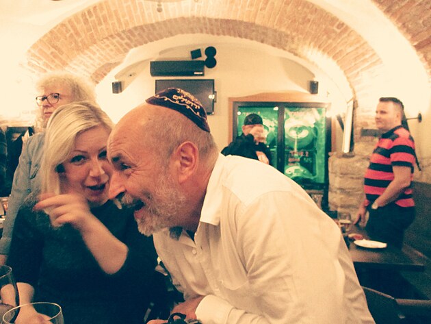 Tom� mi ud�lal velkou radost. Cel� ve�er m�l na hlav� m�j d�rek...