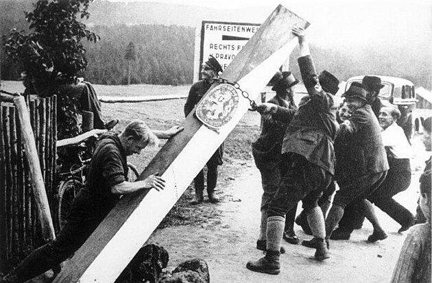 1. jna 1938 nacist obsadili Sudety. 15. bezna 1939 pak zbytek ech, Moravy a Slezka. Nejen pro idy a skauty se blskalo na temn asy.