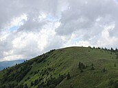 Nov� Ho�a, kam vyjedete lanovkou a odtud na Zvolen 1420m.