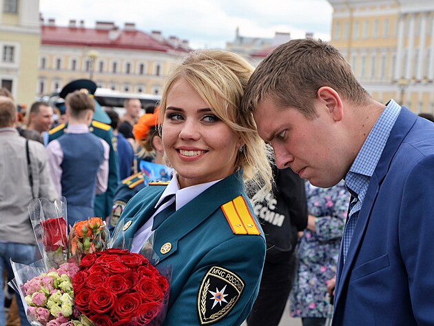 Rusk�m holk�m slu�� kv�tiny i uniforma