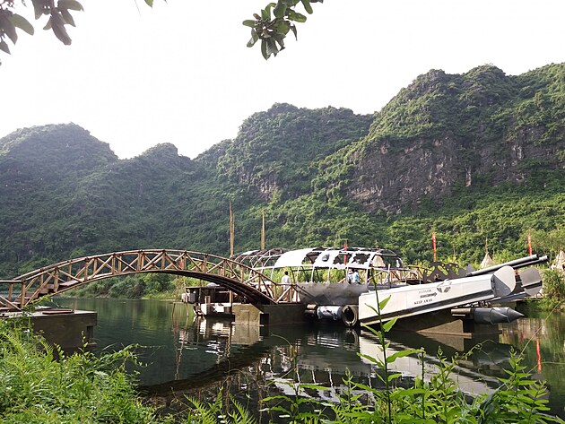 V�le�n� plavidlo ve Skull Island.