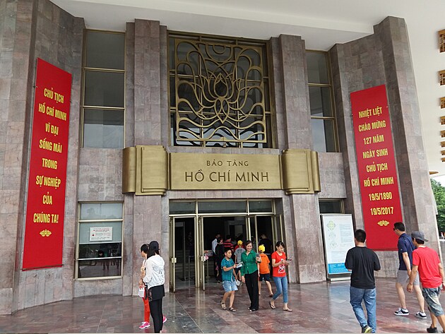 Vstup do muzea Bao Tang Ho Chi Minh