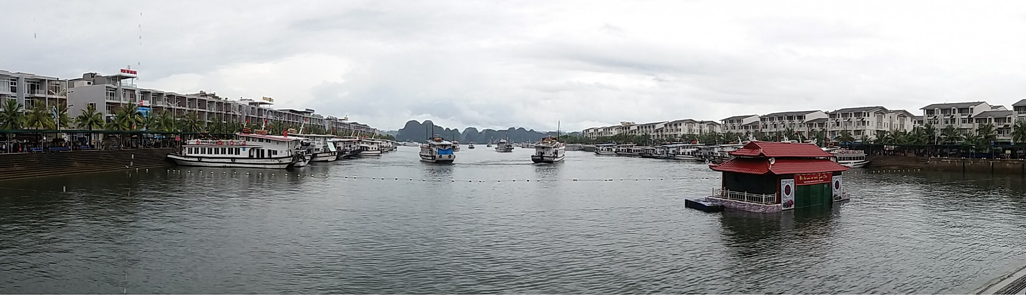 Pstav v Ha Long Bay