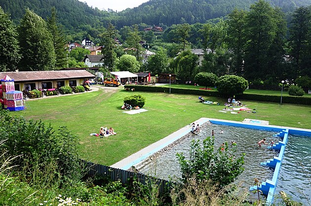 ��st koupali�t� v Per�tejn�