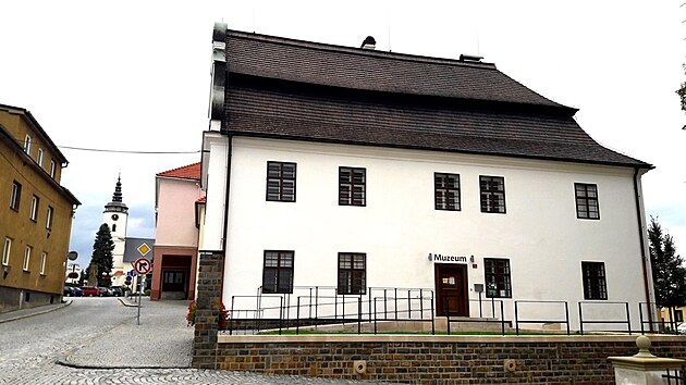 Barokn m욝ansk dm v Blovci, od roku 1925 sdlo mstskho muzea