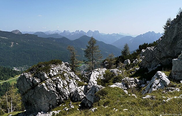 V�hled ze stezky �.556 na Friulansk� Dolomity