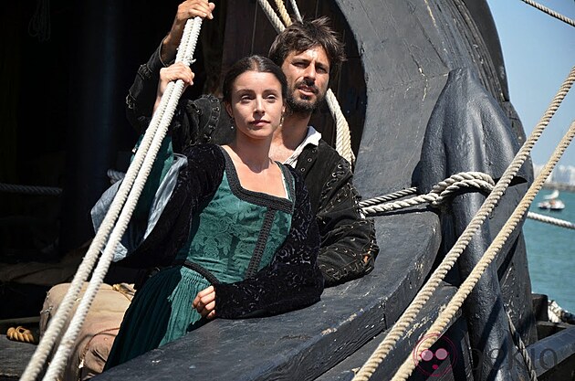 A takhle si tv�rci seri�lu Coraz�n del Oc�ano (Srdce oce�nu) p�edstavovali do�u Menc�u a