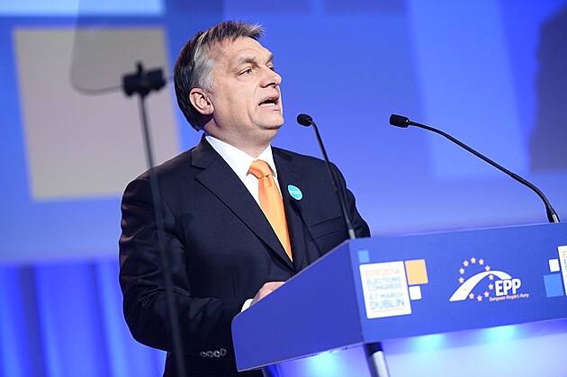 Ma�arsk� premi�r Viktor Orb�n ned�vno �ekl: �Podle na�eho n�zoru mus�me vy�e�it na�e demografick� probl�my t�m, �e budeme spol�hat na vlastn� zdroje, zmobilizujeme na�e vlastn� rezervy a� obnov�me se duchovn�.�