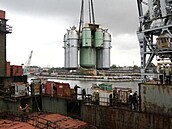 Umisování konceptu KLT-40S do plovoucí elektrárny Akademik Lomonosov