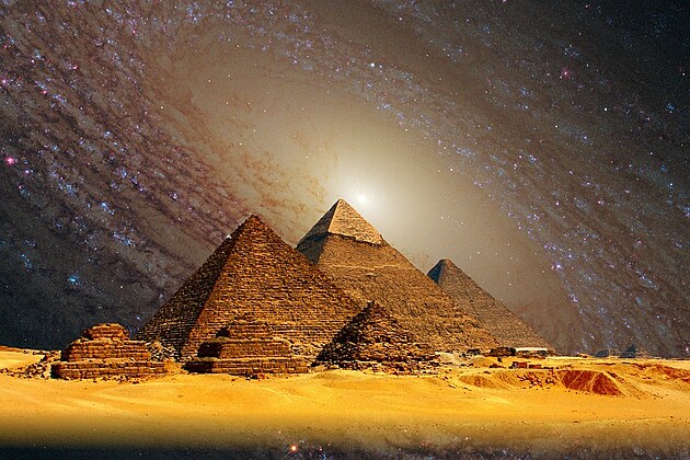 Pyramidy v Gize (zdroj: https://pixabay.com/cs/gizeh-pyramidy-cheops-egypt-2272008/)