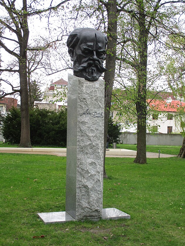 ...a dost zamra�en� Anton�n Dvo��k z Pod�brad