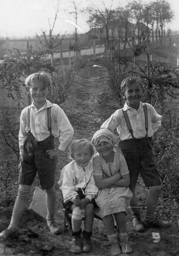 sourozenci Zapletalovi, Podivn 1929