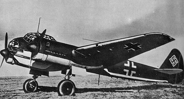 Letadlo Junkers JU 88 pouit pi nletu na pstav Bari