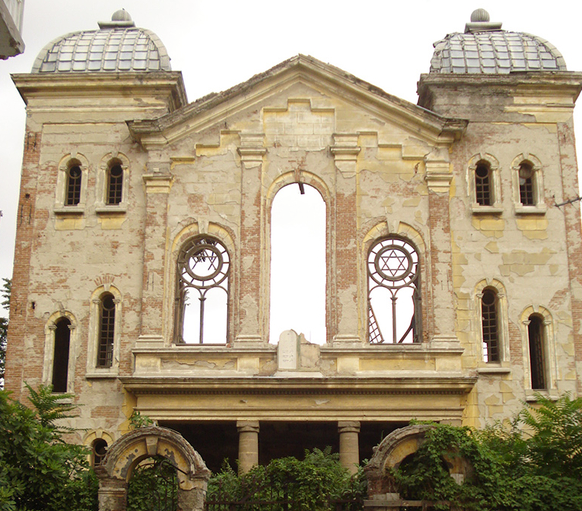 Synagoga  v tureckm mst Edirne po devastaci